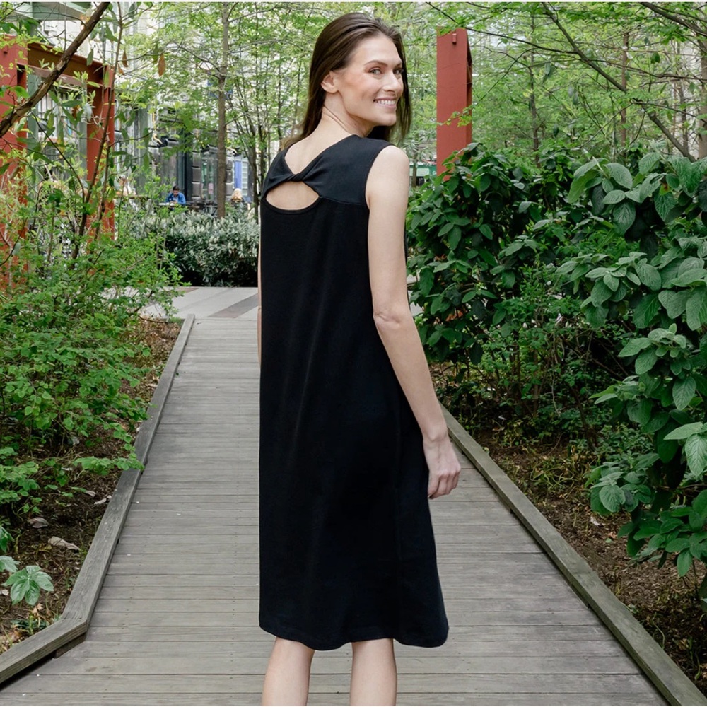 Clara Sun Woo Sleeveless Black Midi Dress